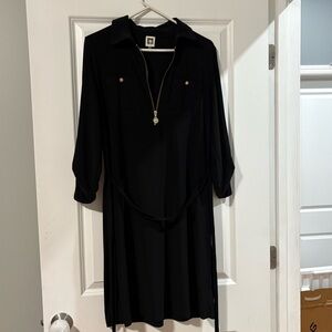 Perfect for work Anne Klein Dress with tie and golden accents
Size 10